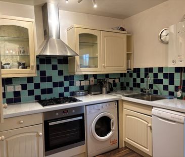 2 Bed Flat, Shooters Hill Road, SE3 - Photo 4