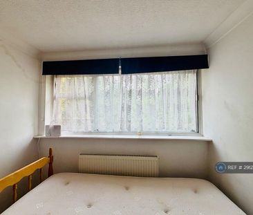 2 bedroom semi-detached house to rent - Photo 4
