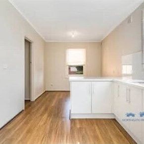 Elizabeth Grove - Photo 2