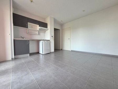 Location Appartement 1 pièce 23m² ROYAN 17200 - Photo 2