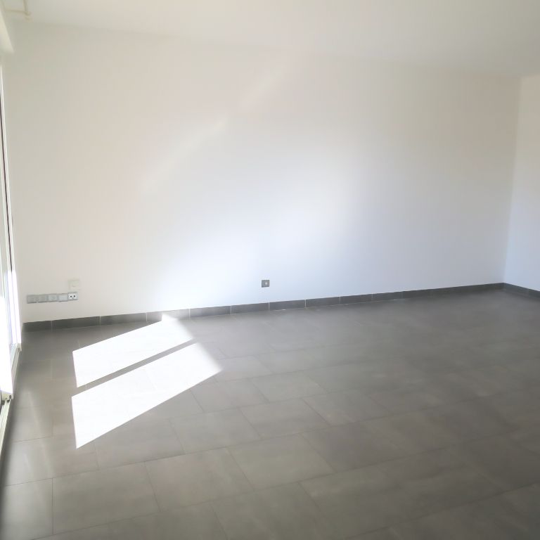 Location Appartement 3 pièces 75m² - Photo 1