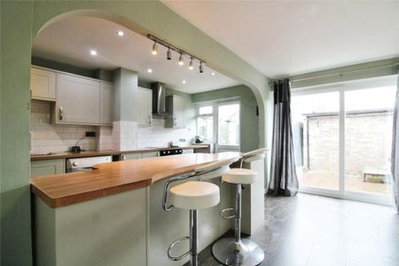 3 bedroom terraced house to rent - Photo 5