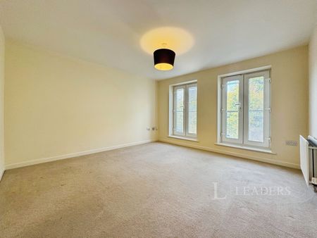4 bedroom house to rent Willowcroft Way, Cringleford, Norwich, NR4 - Photo 2