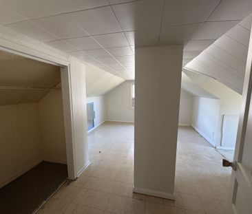 For Lease - 779 Indian Road Unit# Upper, Mississauga, Ontario - Photo 1