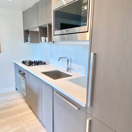 Gorgeous fully furnished Yaletown 1 bed & den Condo// One Pacific - Photo 3