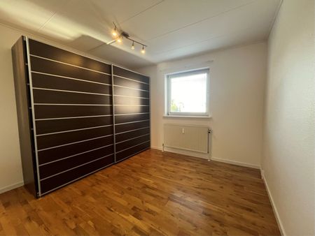 Skøn 3 vær. lejlighed på 81 m2 med stor syd/vestvendt altan. - Photo 4