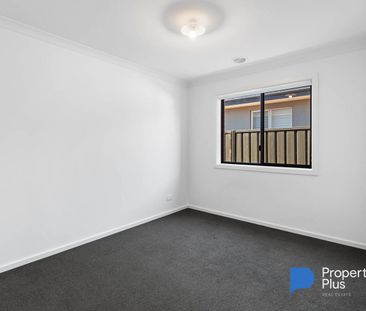 "Family Ready" - Photo 6