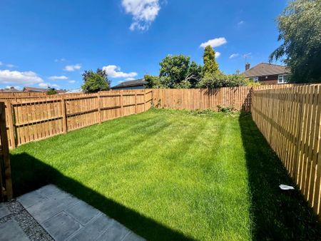 3 bedroom semi-detached house to rent - Photo 4
