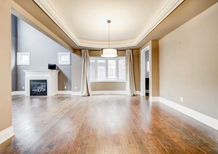 For Lease - 83 Kane Crescent, Aurora, Ontario - Photo 2