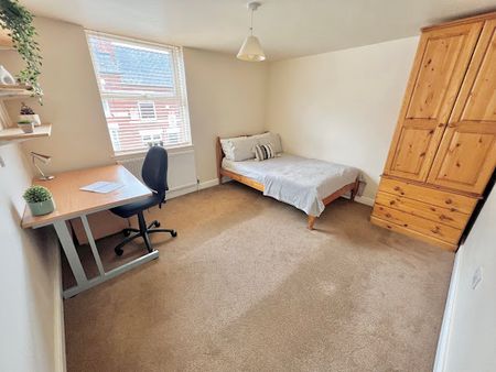 5 Bedrooms, 44 Irving Road – Student Accommodation Coventry - Photo 4