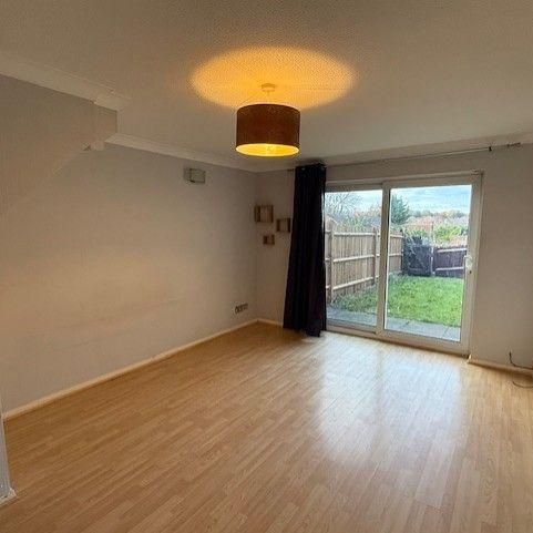 2 bedroom end of terrace house to rent - Photo 1