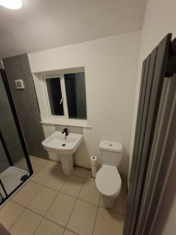 Room in a Shared House, Sturminster Road, BS14 - Photo 5