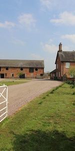 2 bedroom semi-detached house to rent - Photo 3