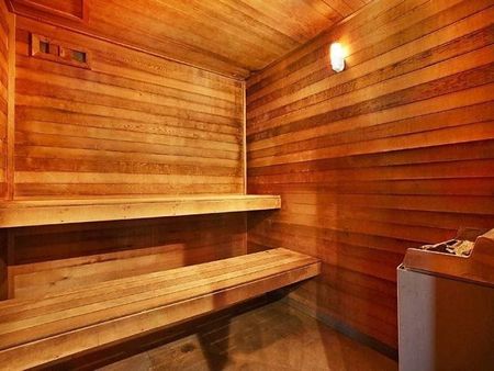 Spacious living with Sparkling Views! - Photo 5