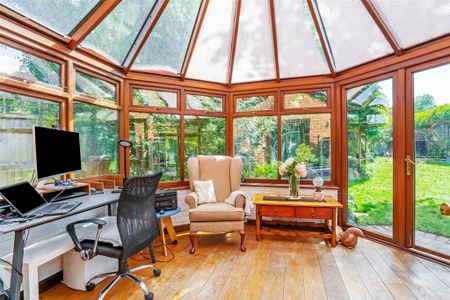 4 bedroom detached house to rent - Photo 4