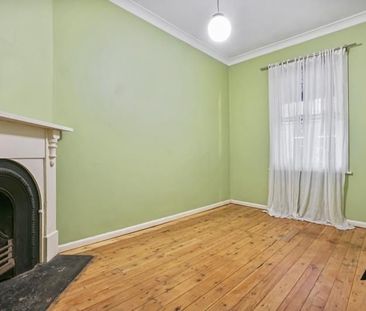 Charming Two-Bedroom Terrace in Leafy Enmore - Photo 2