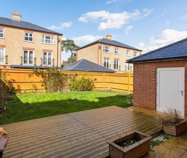 4 bedroom semi-detached house to rent - Photo 5