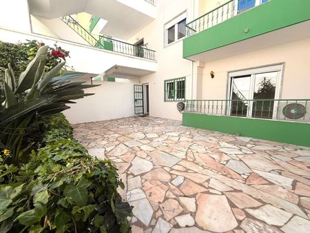 Apartamento com enorme terraço localizado em zona tranquila perto do centro de Cascais - Photo 3