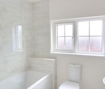 4 bedroom detached house to rent - Photo 2