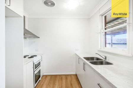 THREE BEDROOM FAMILY HOME! - Photo 2