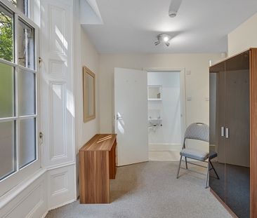 Spacious 4-Bed Ensuite Student Apartment with Large Gardens, Free P... - Photo 4