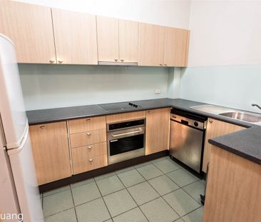 Modern Toowong Apartment for Rent – Your Perfect City-Fringe Lifestyle Awaits - Photo 6