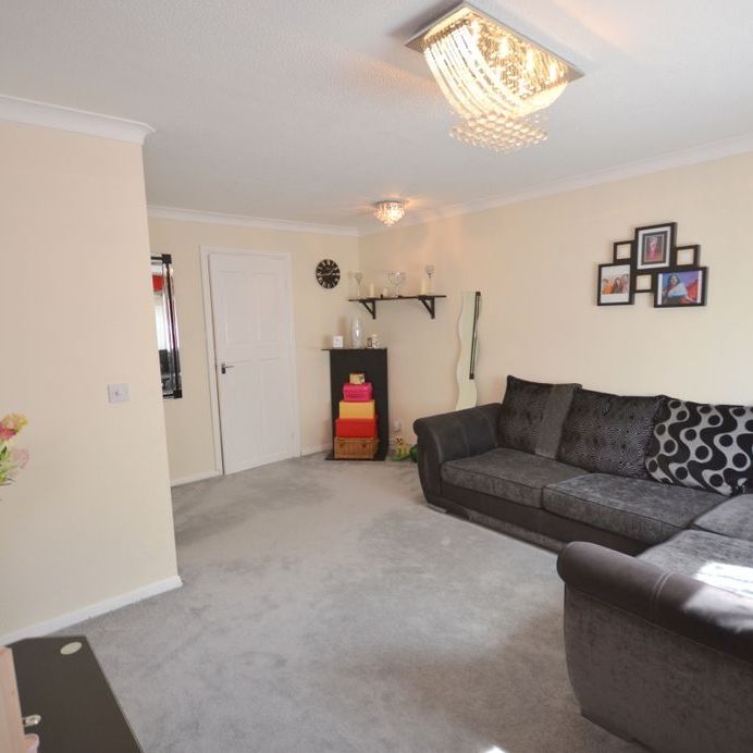 Immaculate One Bedroom Apartment to let in Southfields, Northampton - Photo 1