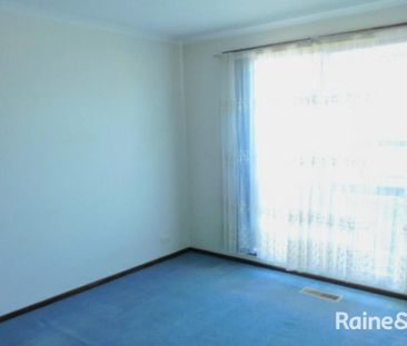 Contemporary Comfort and Everyday Convenience - Photo 4