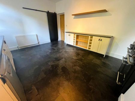 2 bedroom semi-detached house to rent - Photo 5