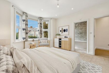 5 bedroom end of terrace house to rent - Photo 3