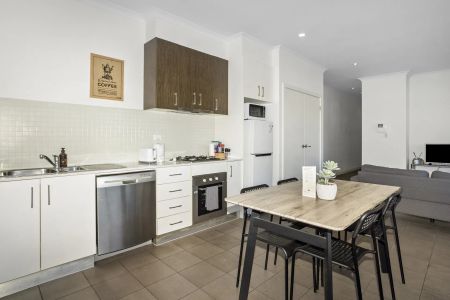 Fully Furnished and functional! - Photo 3