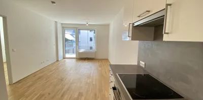 Gut geschnittene 2-Zimmer-Wohnung mit Balkon - Zentrale Lage zwischen SCN und Lorettowiese! - Photo 2