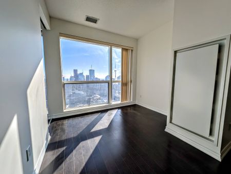For Lease - 386 Yonge Street Unit# 5608, Toronto, Ontario - Photo 3