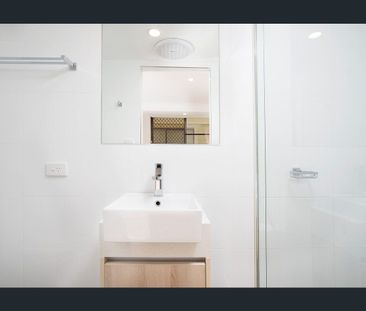 Modern One Bedroom Studio in the Heart of New Farm - Photo 4