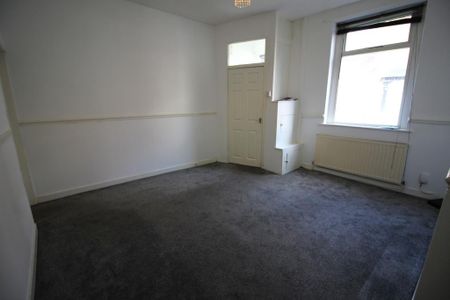 2 bedroom end of terrace house to rent - Photo 4