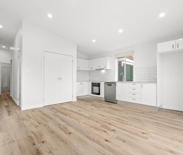 As new beautifully designed home in quiet cul-de-sac location - Photo 5