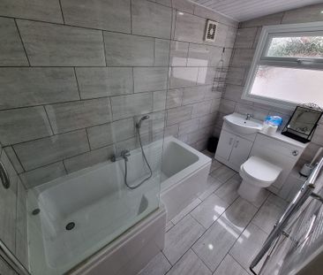 4 Bed Student Accommodation - Photo 3