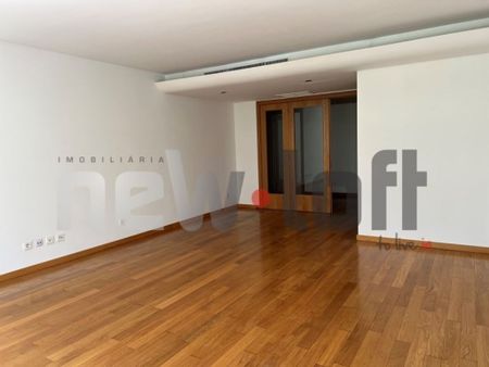 2 bedroom luxury Flat for rent in Avenidas Novas (Sao Sebastiao da Pedreira), Lisbon - Photo 2