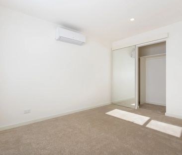 12 Molesworth Street, North Melbourne. - Photo 4