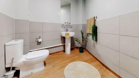 3-Bed Bronze Room - Photo 3