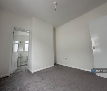 2 bedroom maisonette to rent - Photo 1
