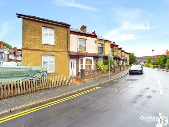 4 bedroom terraced house to rent - Photo 1