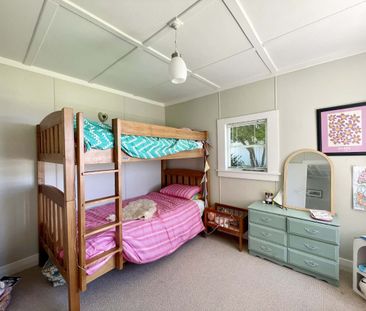 3-Bedroom Home with Ocean Views - Photo 6