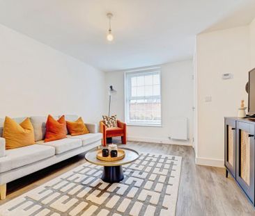 3 bedroom semi-detached house to rent - Photo 1