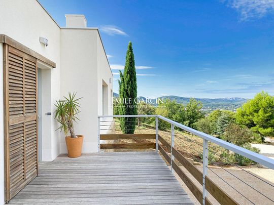 Villa à louer Gémenos au pied du massif de la Sainte-Baume, vue magnifique sur Garlaban - Photo 1