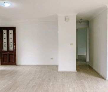 Stylish Villa in a Boutique Block of Three - Photo 1