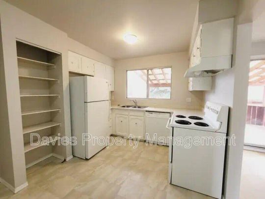2107 86 Street NW - MAIN — Main Floor Unit - Photo 1