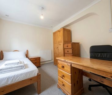 1 bedroom Property to rent - Photo 2