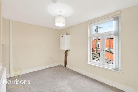 3 bedroom terraced house to rent - Photo 5