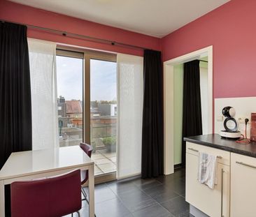 Energiezuinig en ruim appartement (105 m²) met zonnig terras in het... - foto 4